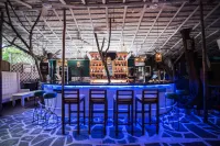 The Tamarind Hotel - parking