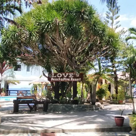 Love's Beach and Dive Resort Отели рядом с достопримечательностью «Остров Пескадор»