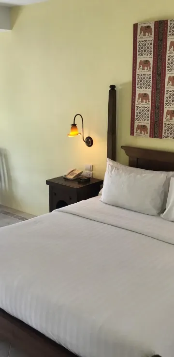 ห้องดีลักซ์ เตียงใหญ่ 1 เตียง