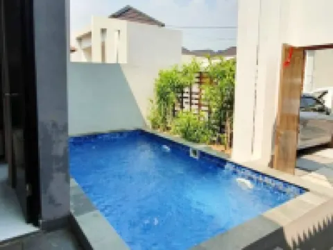 Villa Ubud Anyer - Villa Mungil 2 Br Hoteles en Anyar