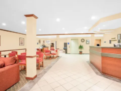 Microtel Inn & Suites by Wyndham Beckley East Hotels in Beckley