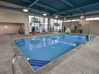 DoubleTree by Hilton Hotel Buffalo - Amherst - Pools