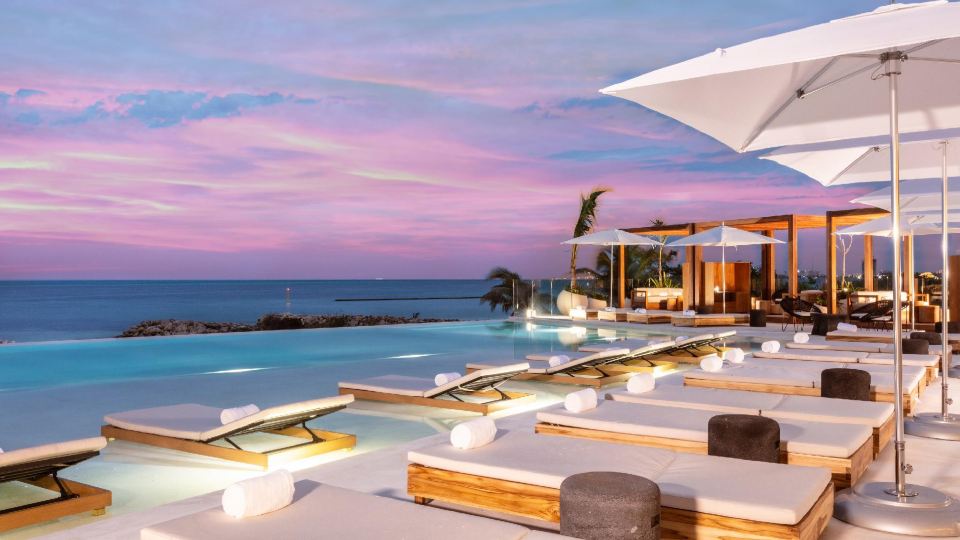 SLS Cancun Hotel & Residences