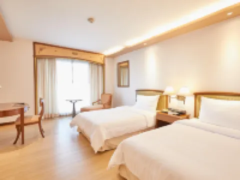 The Royal City Hotel Các khách sạn gần Bang Bamru Railway Station