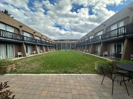 Divya Sutra Plaza and Conference Centre, Vernon, BC