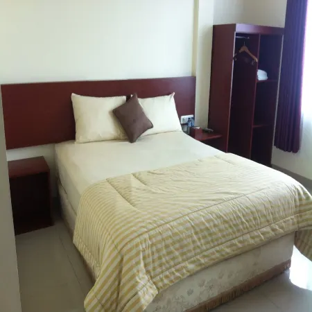 Hayy Hotel Отели в г. Indramayu Regency