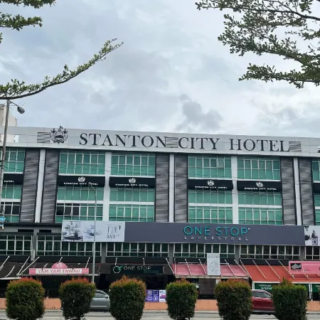 Stanton City Hotel Отели рядом с достопримечательностью «Торговый центр Karamunsing Capital»