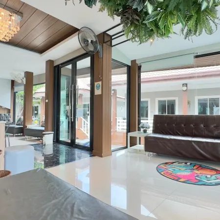 Bee Orchid Pool Villa