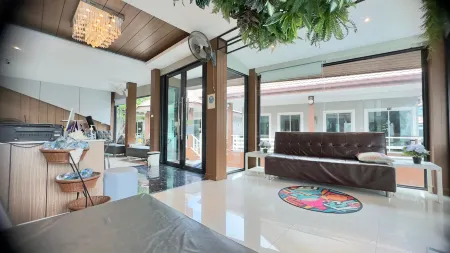 Bee Orchid Pool Villa