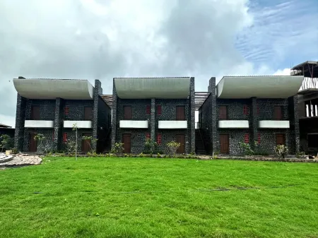 Clarks Exotica Mandav- A Heritage Resort Отели в г. Mandav