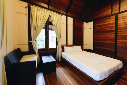 ริมแม่น้ำห้อง