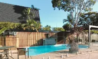 Admiral Nelson Motor Inn - Parkplatz