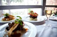 Cattlemans Country Motor Inn & Serviced Apartments - breakfast