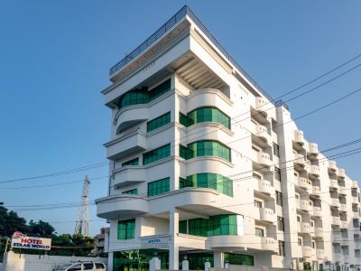 HOTEL STAAR WORLD