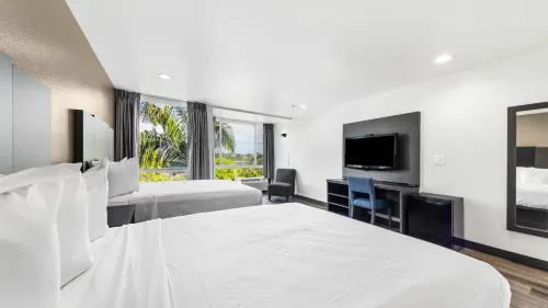 Motel 6 Oceanside, CA – Marina / Camp Pendleton