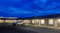 Coachman Hotel Motel - parking