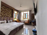 Hotel Gulmarg GS Residency - breakfast