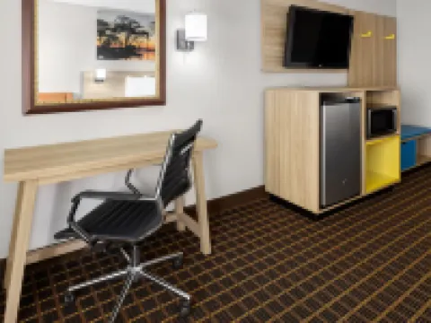 デイズ イン バイ ウィンダム ウェイクロス ウェークロスのホテル