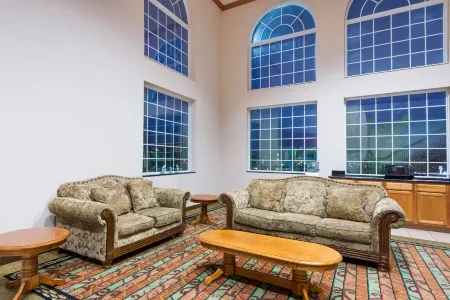 Super 8 by Wyndham Harrisburg Hershey North Отели в г. Скайлайн Вью