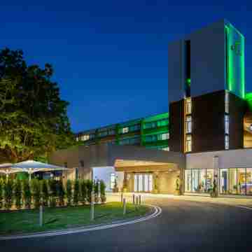 Holiday Inn LONDON - GATWICK AIRPORT by IHG Hotel Exterior