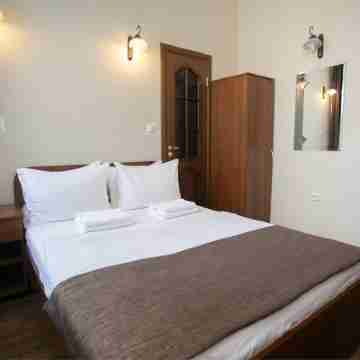 Molodezhnaya Hotel Rooms