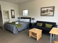 Anderson Park Motel Hotels near Scott Base Vineyard