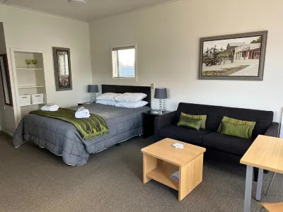 Anderson Park Motel Hotels near Wooing Tree Estate