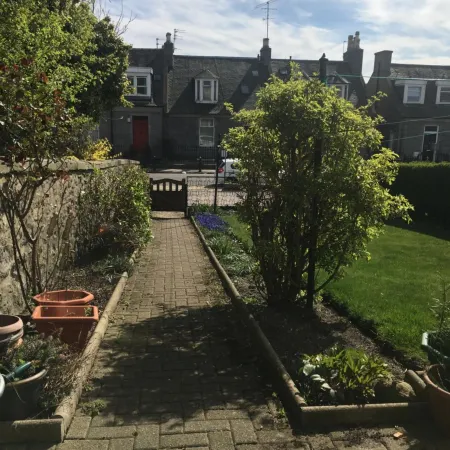 Roselodge Guest House Отели рядом с достопримечательностью «Ботанический сад Johnston Gardens»