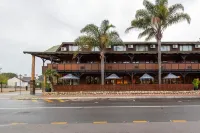 Knysna Log-Inn Hotel