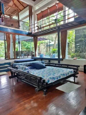 Villa Oma Nining Hotels in Pakembinangun