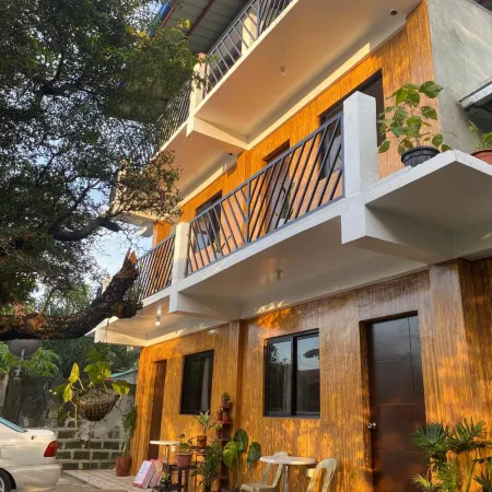 Alona's Traditional Filipino Home Near 100 Islands Wharf