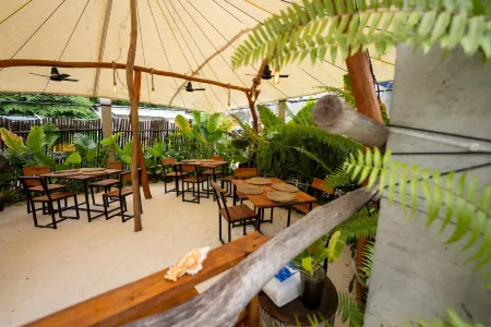 The Corbin Guest House Отели в г. Фехенду