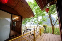 Xuan Son Lakeside Bungalow