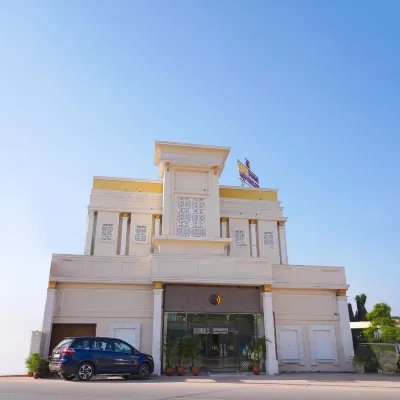 Hotel Kohinoor Palace, Ludhiana Hotels near Red wood farm