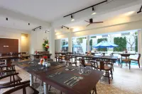 Adema Boutique Karon - Pools
