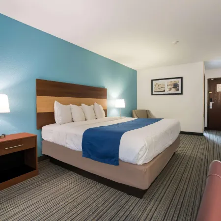 Ramada by Wyndham Effingham