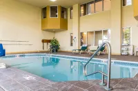 Comfort Suites - Pool