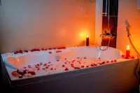 Parrot Hotel Arusha - Hot Tub