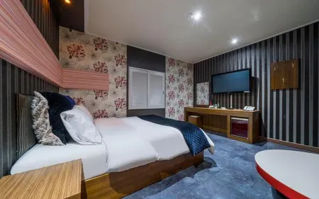 Hongcheon King Отели рядом с достопримечательностью «Hongcheon Saengmyeong Geongang Gwahakgwan»