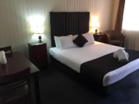 Country Plaza Motor Inn Hotels in Mackay