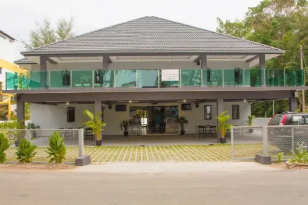 Naam Boutique Lodge Отели рядом с достопримечательностью «Alive 3D Art Gallery»