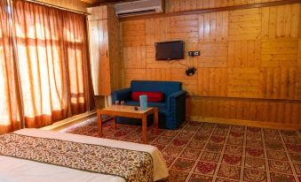 FabHotel Kashmir Hilltown