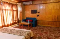 FabHotel Kashmir Hilltown