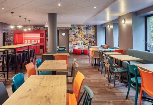 2. 호텔F1 파리 ..