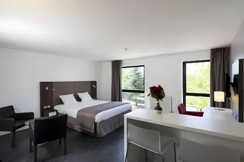 Adonis Dijon Maison Internationale - 3-Star
