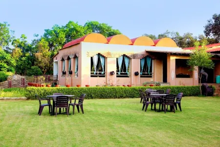 Araavali Trails- A Nature Resort Отели в г. Банаскантха