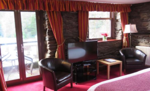 Whitewater Hotel & Spa