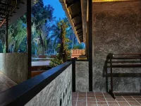 Araya Boutique Hotel Hotels near Thong Sala