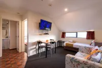 298 Westside Motor Lodge - Motel