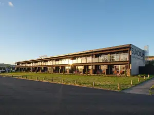 Suncourt Hotel & Conference Centre